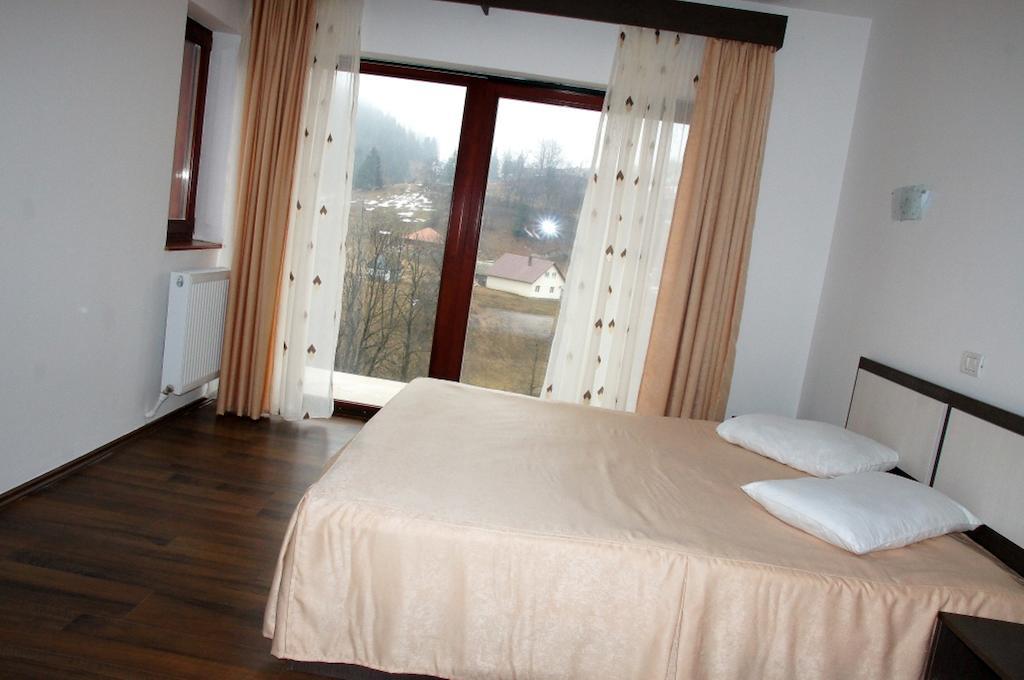 Pensiunea Daria Fundata Habitación foto